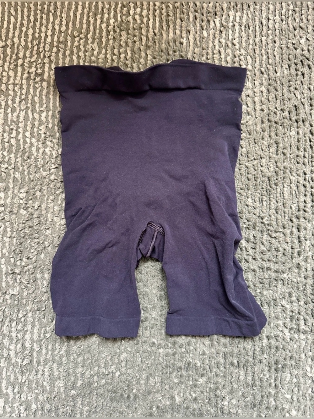 SKIMS Black High Waisted Mid Thigh Shaping Shorts Smoothing Shapewear NWOT M